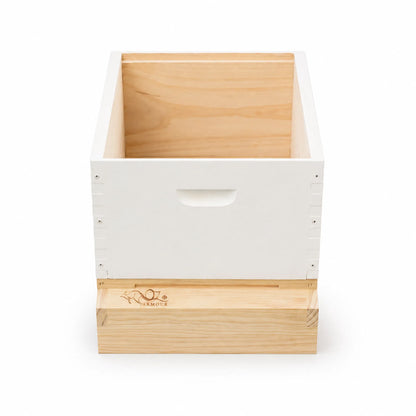 OZ ARMOUR Painted Brood Box — Wax-Dipped Mesh Bottom Board