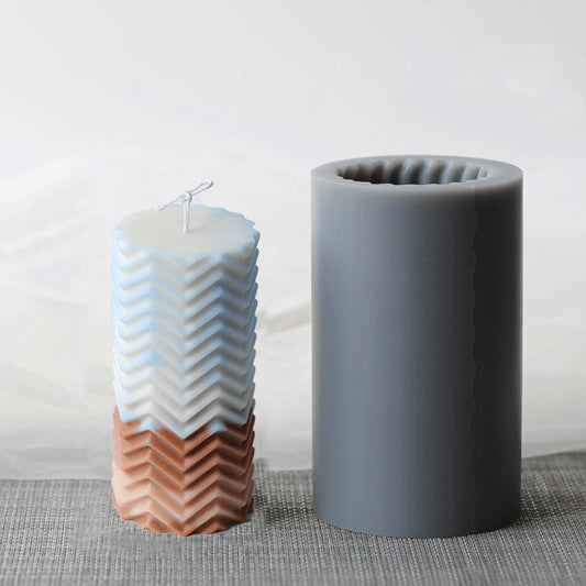 12 cm zigzag cylinder candle mould with gray silicone mould and decorative finished candle