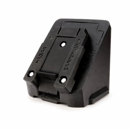 DeWalt to Ryobi socket adapter (1pc) – Angle View