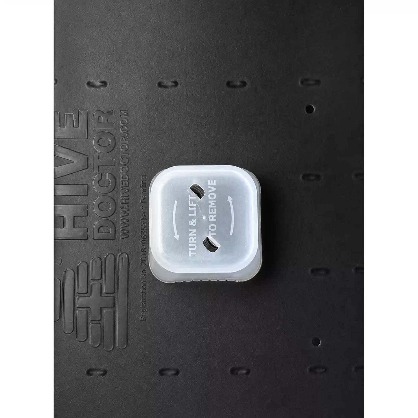 close view of Hive Doctor Top Feeder