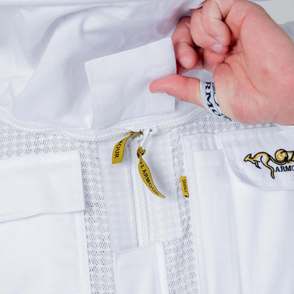Close up of the zip pull
