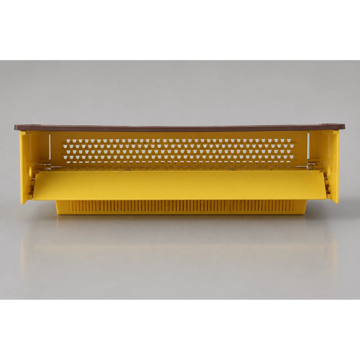 Removable ventilated pollen trap