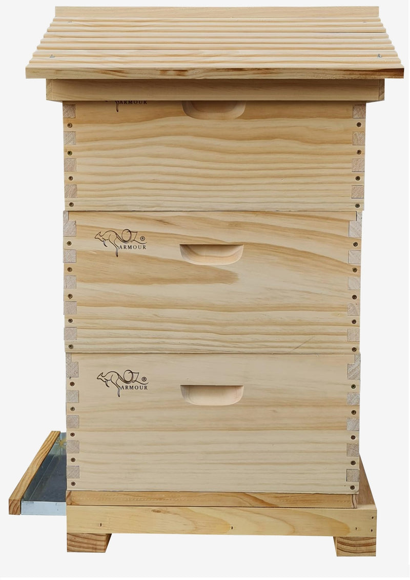 THREE LEVELS OZ ARMOUR GABLED TELESCOPIC 22MM THICK BEEHIVE WITH MESH BOTTOM BOARD